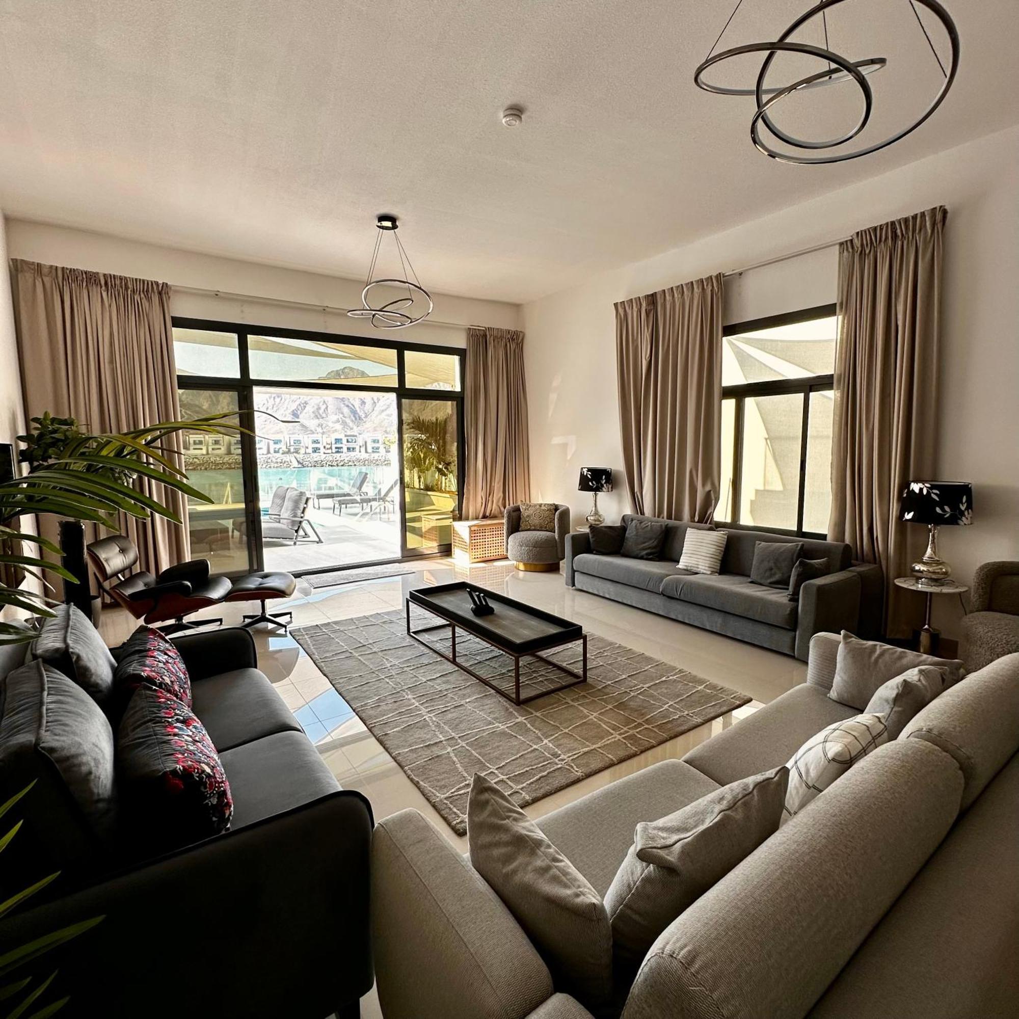 Al Dana Sea View Villa フジャイラ エクステリア 写真