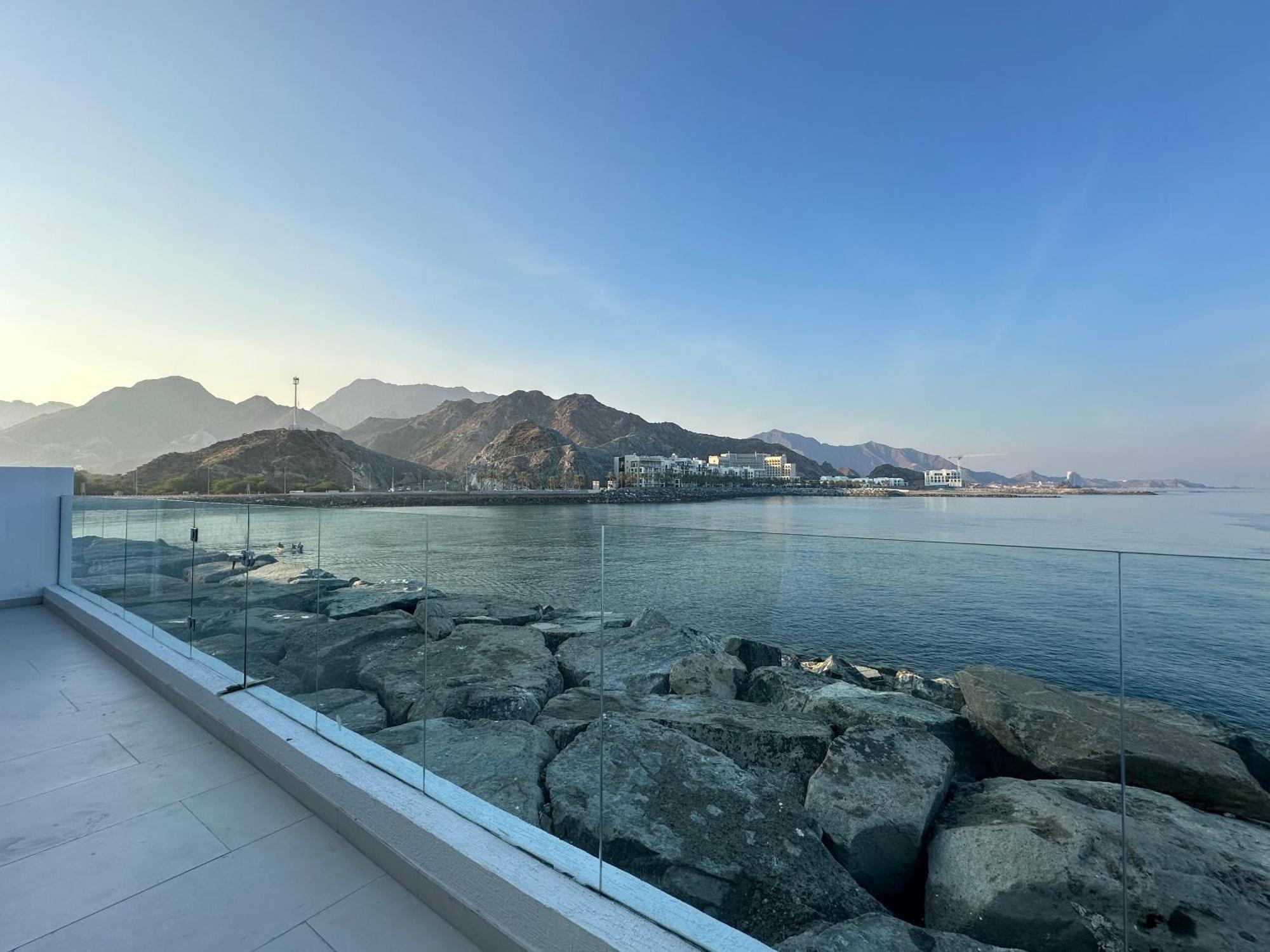Al Dana Sea View Villa フジャイラ エクステリア 写真